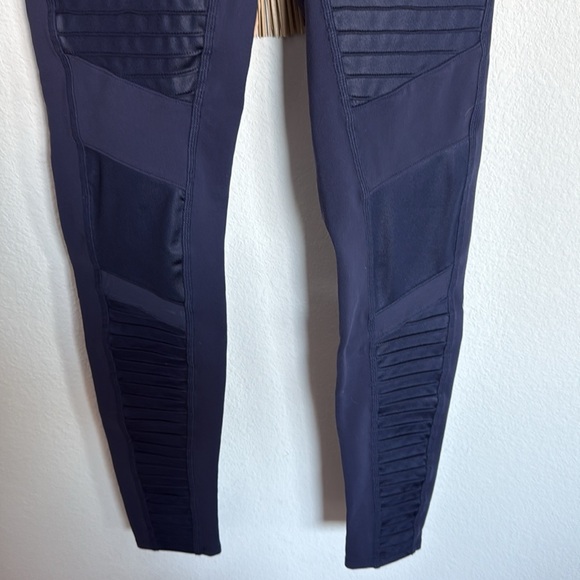 ALO Yoga Blue Moto-Style Leggings with Ribbed Panels - Picture 12 of 14